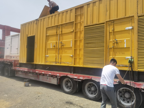 灵川除了负载情况和发动机维护，还有哪些因素会影响 200kw 柴油发电机的油耗？