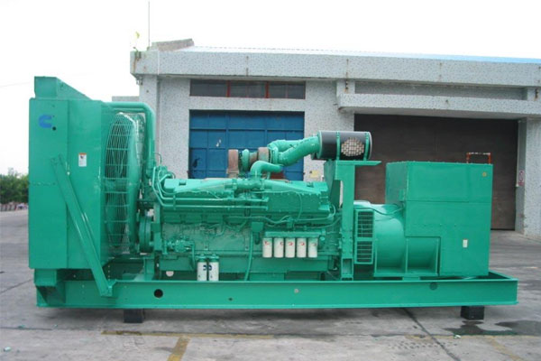 灵川工厂发电机应急发电时如何更准确地检查发电机状态？