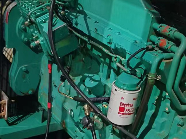 灵川如何确定新的发电机组控制系统是否与原系统兼容？