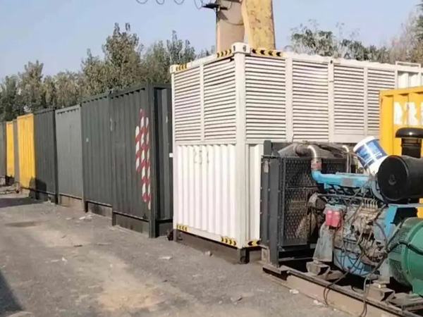 灵川200KW柴油发电机机组每小时油耗是多少？